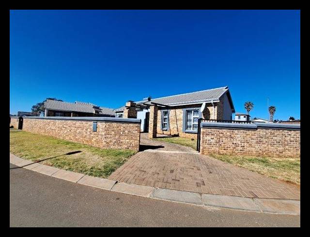 4 BEDROOM SIMPLEX FOR SALE IN ROSEACRE